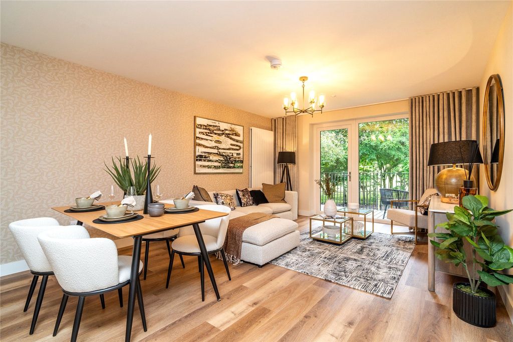 Property photo 3 of 19 Lounge/Kitchen