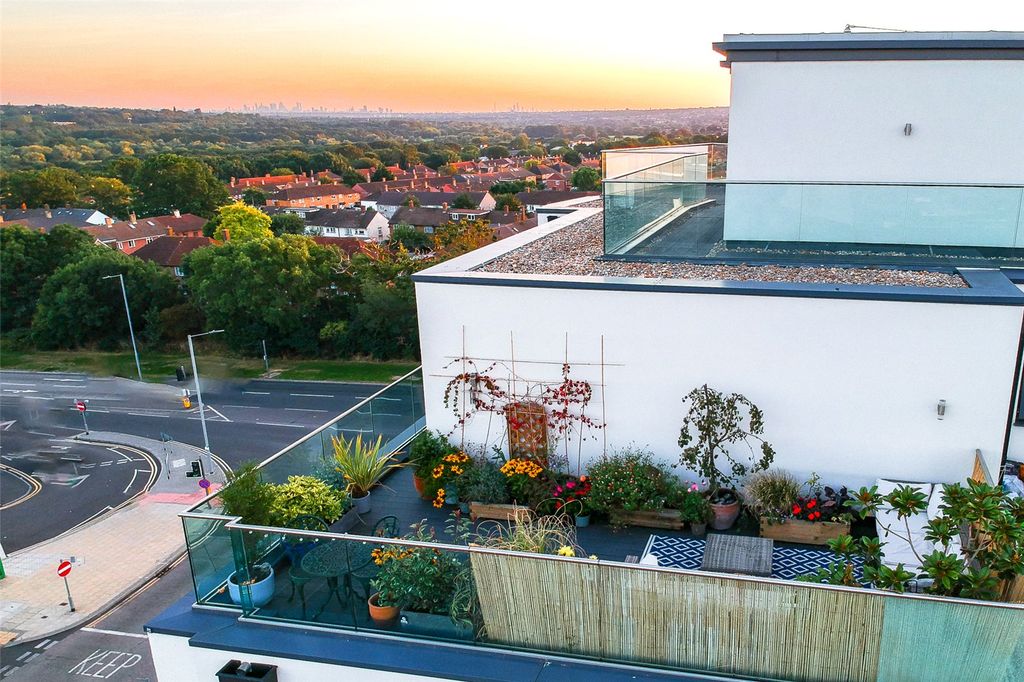 Additional image 16 of 2 bed flat for saleThe Broadway, Loughton, Essex IG10