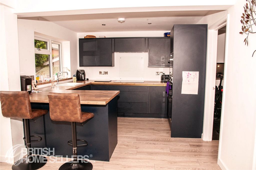 Property photo 2 of 31 Picture No. 04