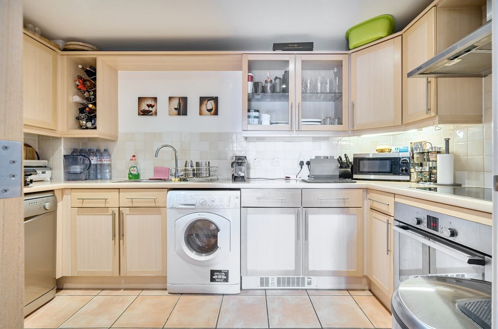 Property photo 2 of 11 1307163-6-68764Ed...