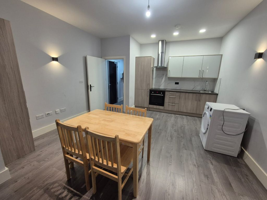 Property photo 2 of 7 Photo 1