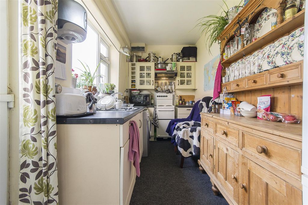 Property photo 3 of 14