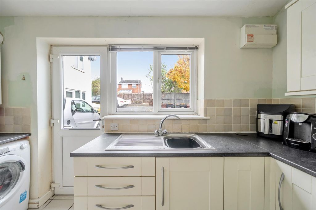 Property photo 3 of 11 1364672-3-68Ef6B7740064.Jpg