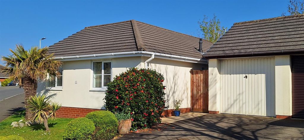 Property photo 1 of 15 1 East Ridge View Best Front.Jpg