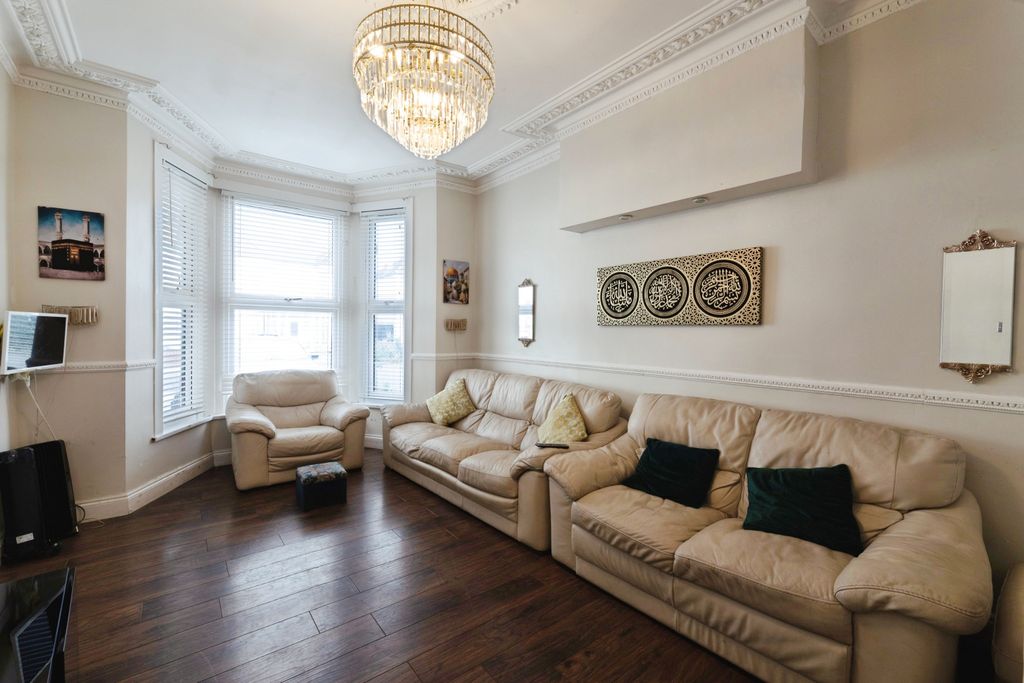 Property photo 2 of 20 Reception 1