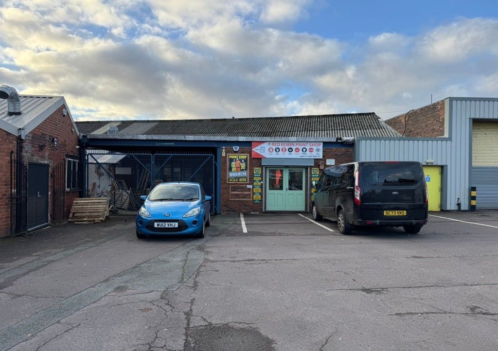 Property photo 1 of 6 Photo 6