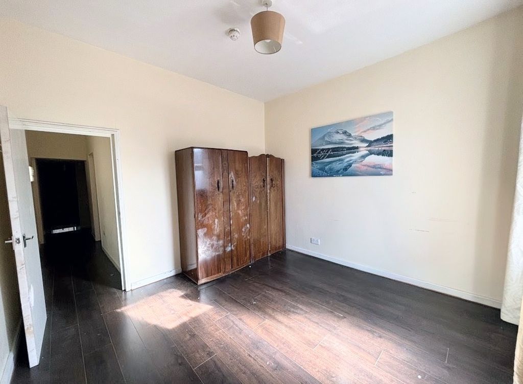 Property photo 3 of 4