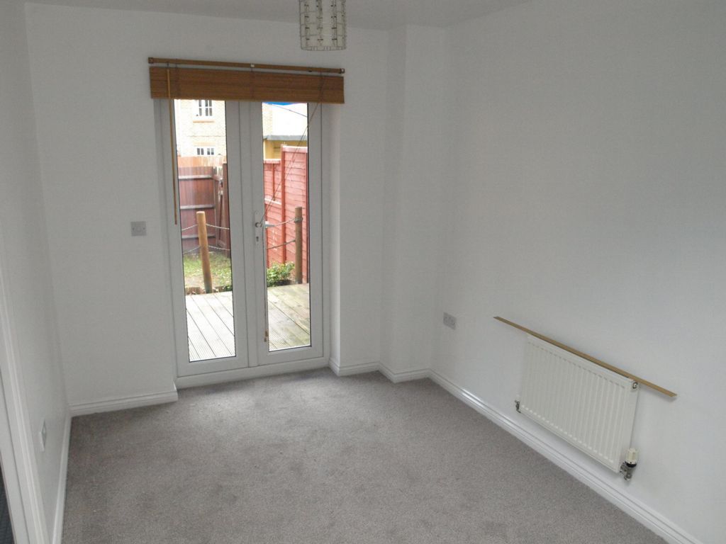 Property photo 3 of 10 Dining Room