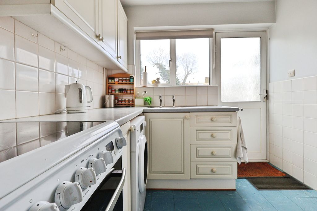 Property photo 3 of 39