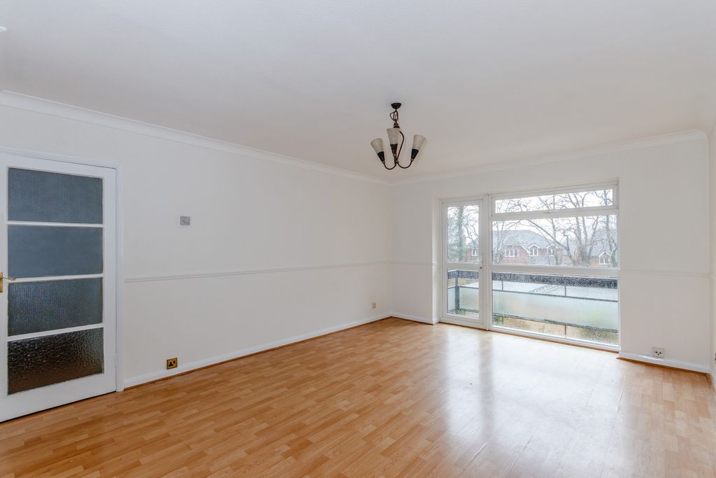 Property photo 2 of 8 2