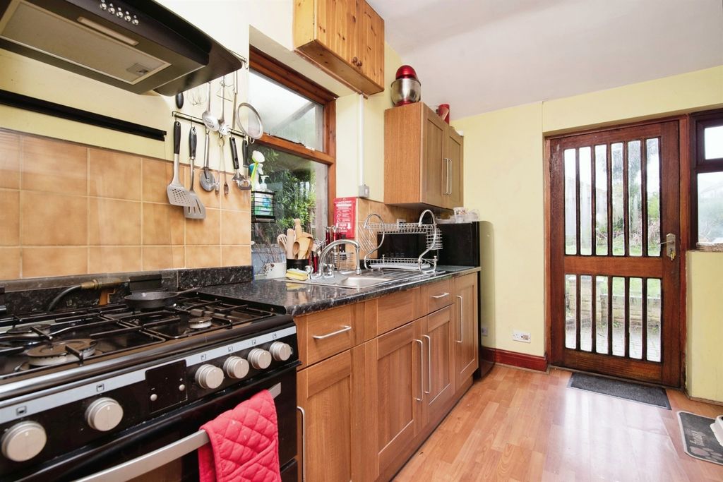Property photo 3 of 15
