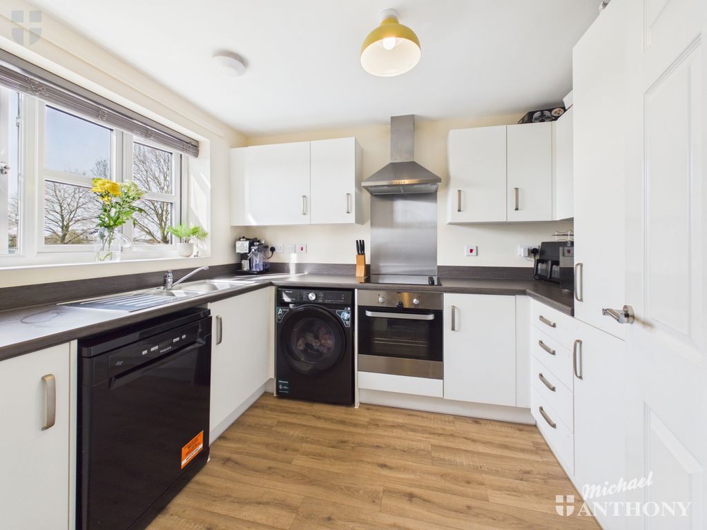 Property photo 2 of 11 Cam03852G0-Pr0599-Still001