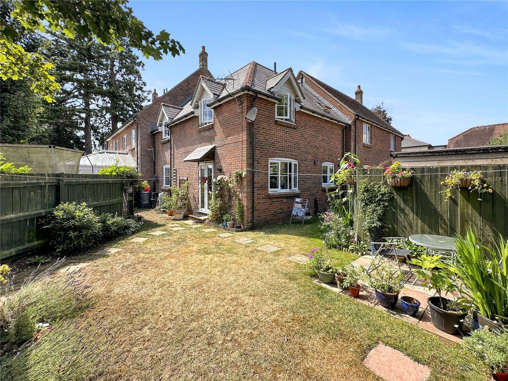 Property photo 1 of 16 Picture No. 12