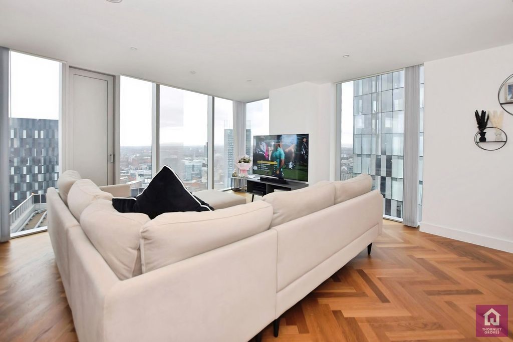 Property photo 2 of 34 Pbox-Img.Jpg