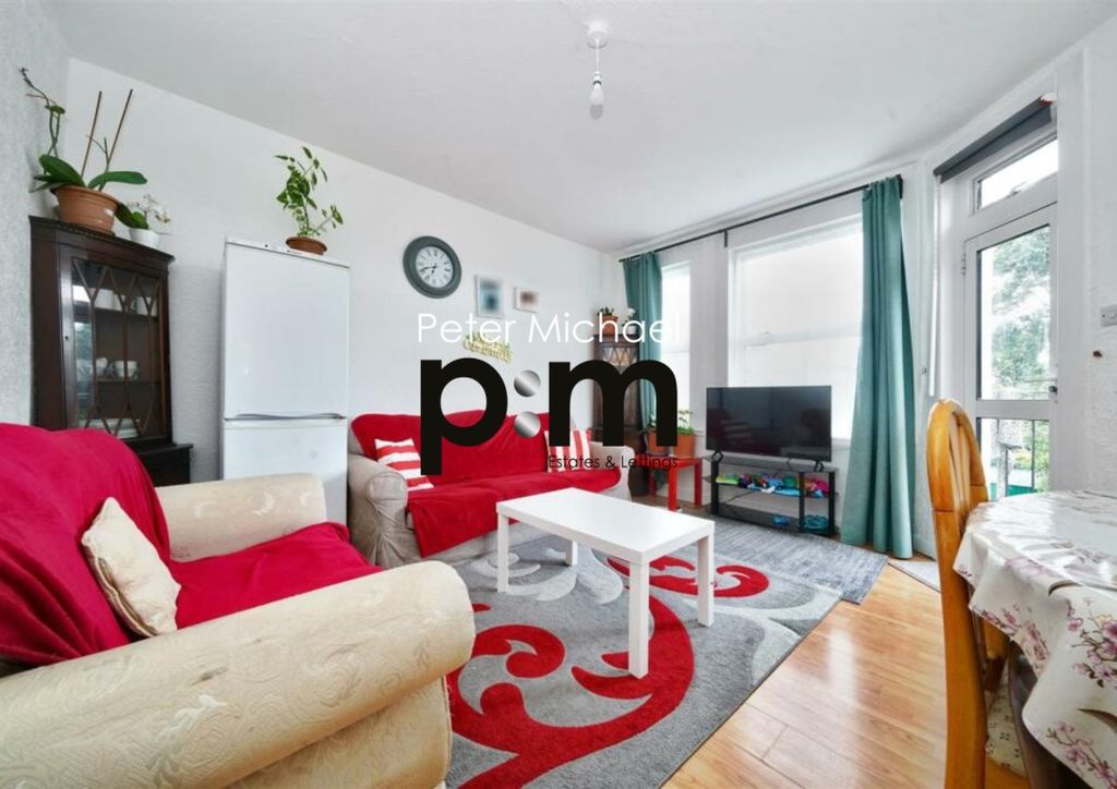 Property photo 3 of 7