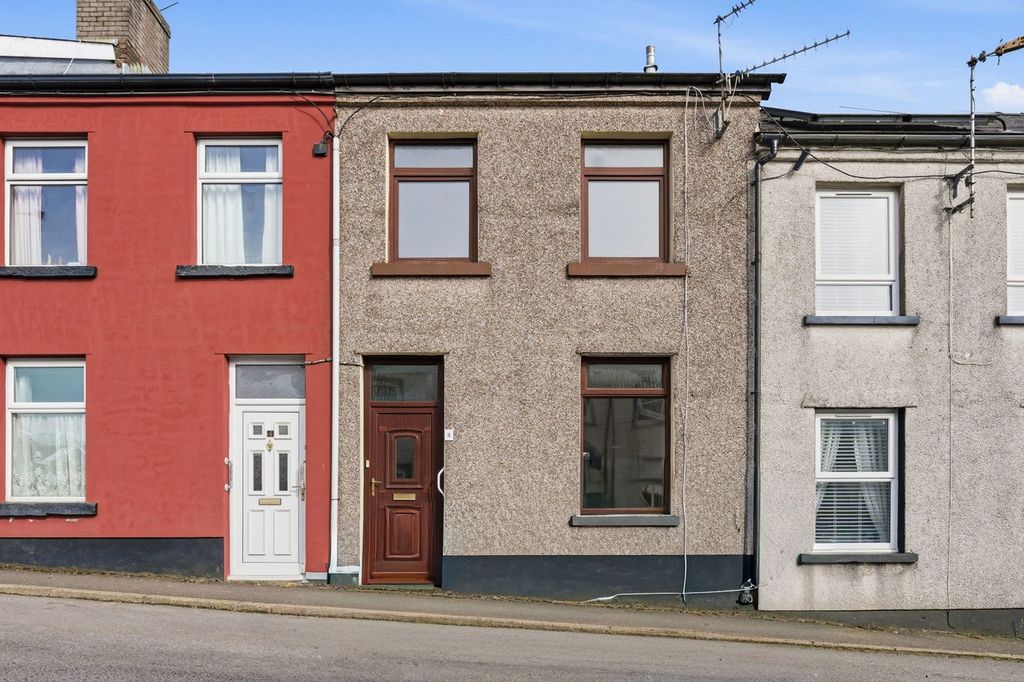 Property photo 3 of 23