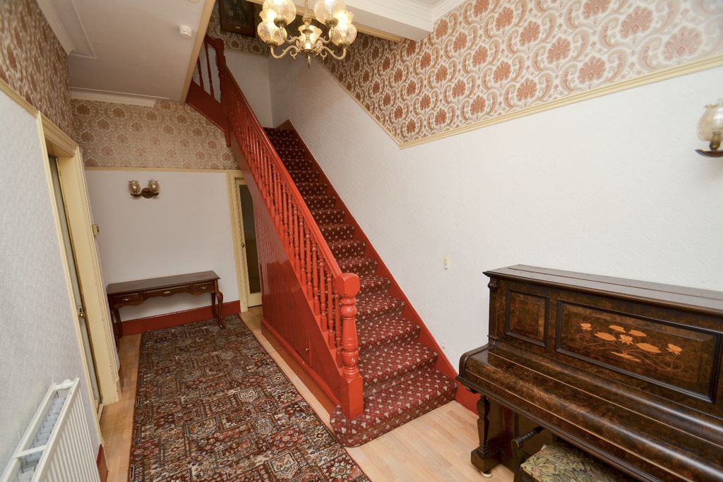 Property photo 2 of 25 4493954
