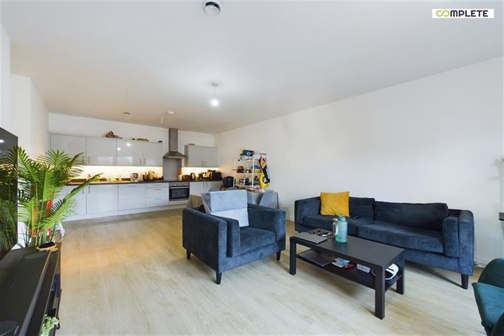 Property photo 1 of 16 (Main)