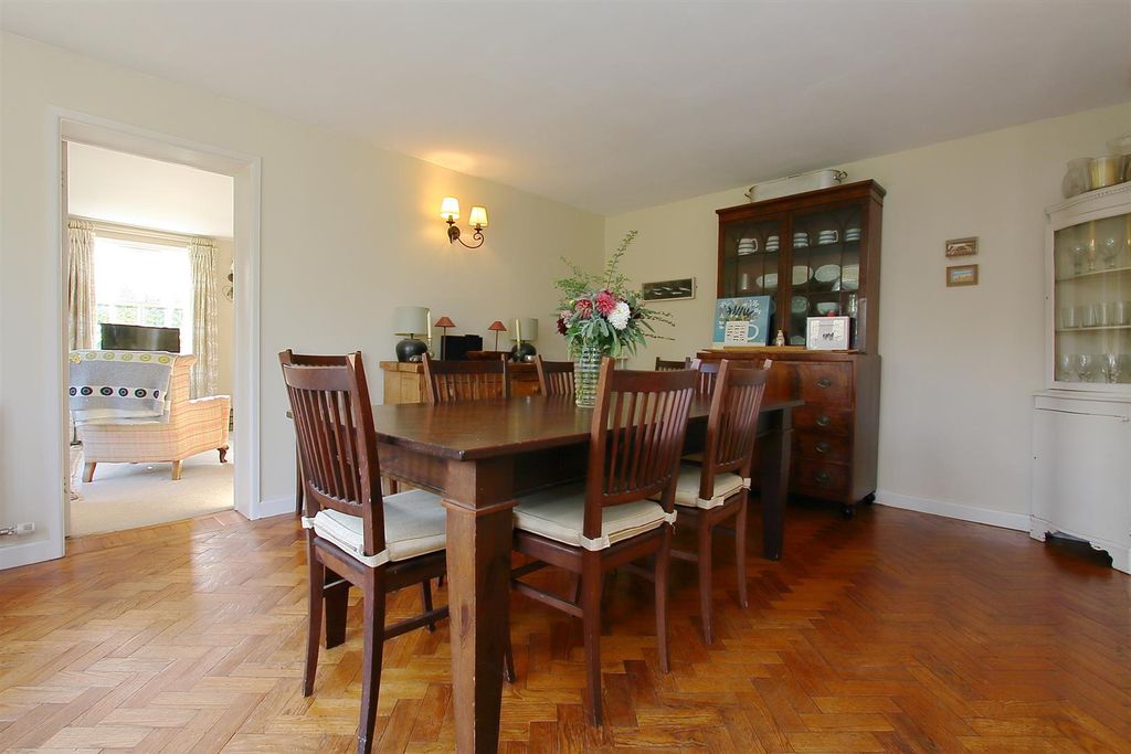 Property photo 3 of 18 Dining Room