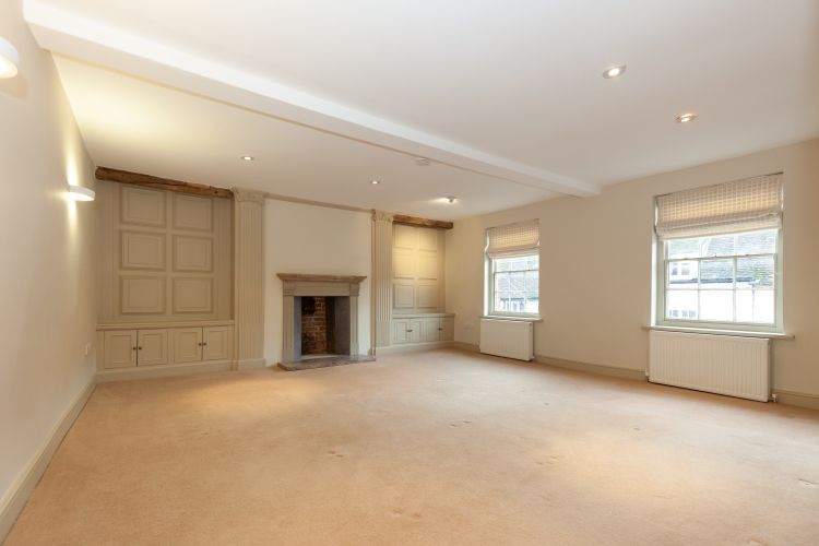 Property photo 2 of 9 214031