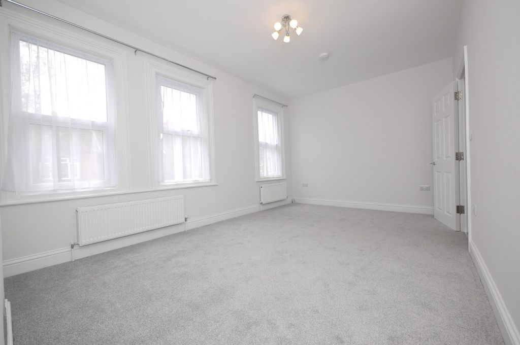 Property photo 2 of 5 5275141