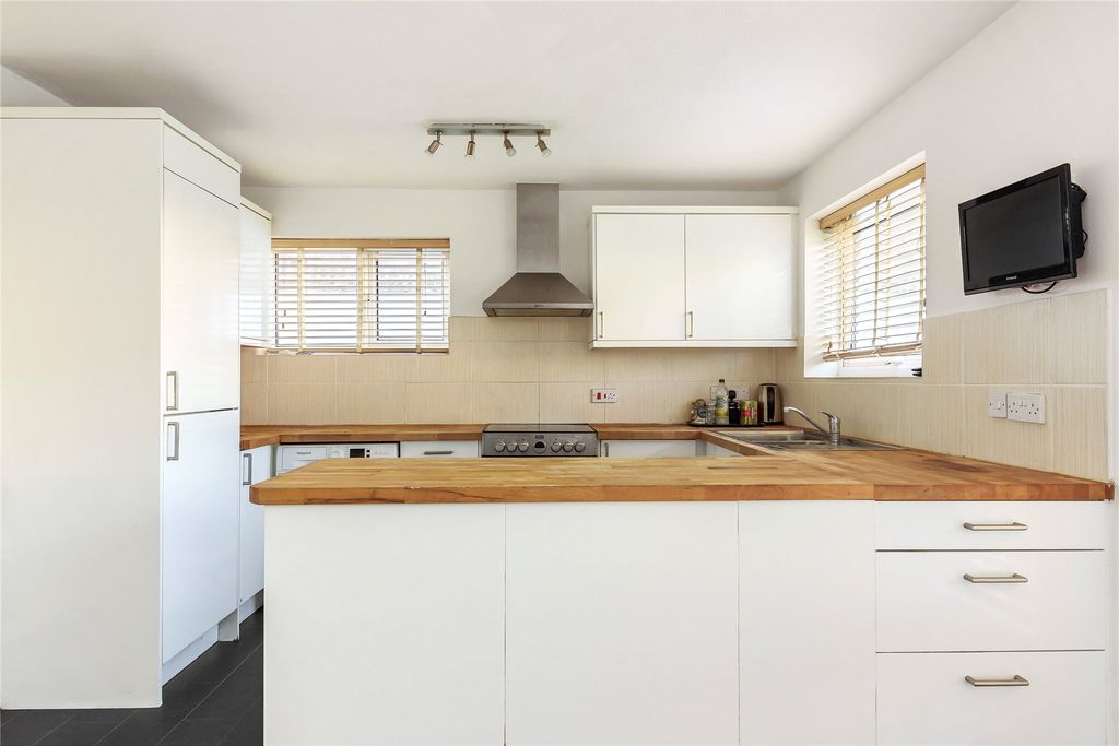 Property photo 3 of 19 Picture No. 27