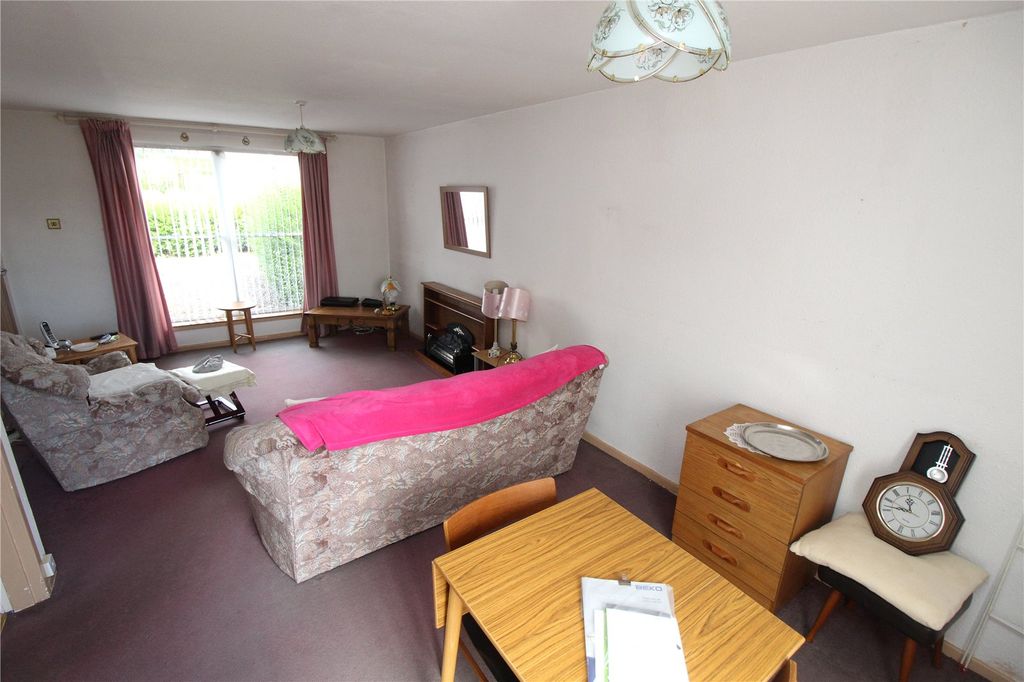 Property photo 3 of 12 Picture No. 02