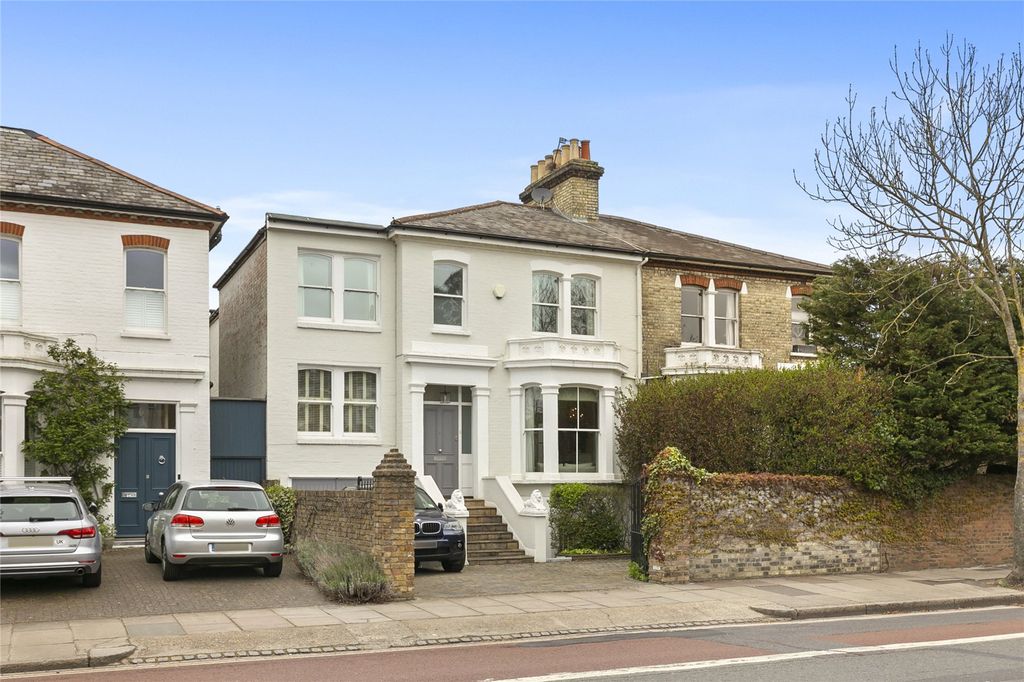 Property photo 2 of 25 Front Exterior