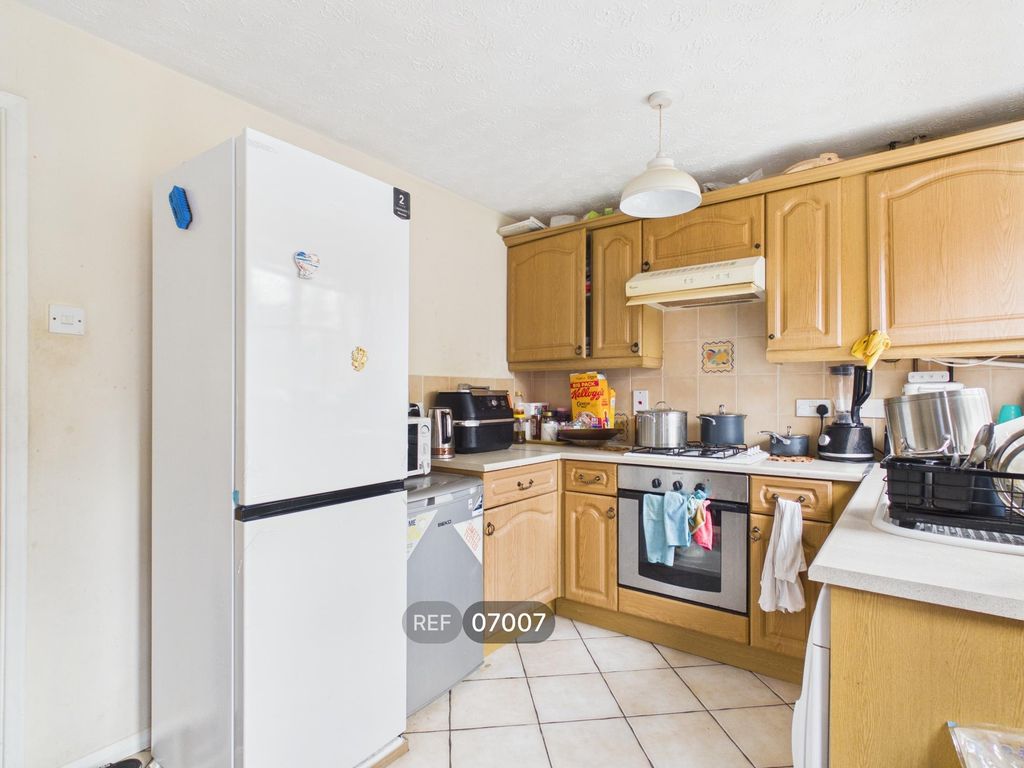 Property photo 2 of 24 Kitchen