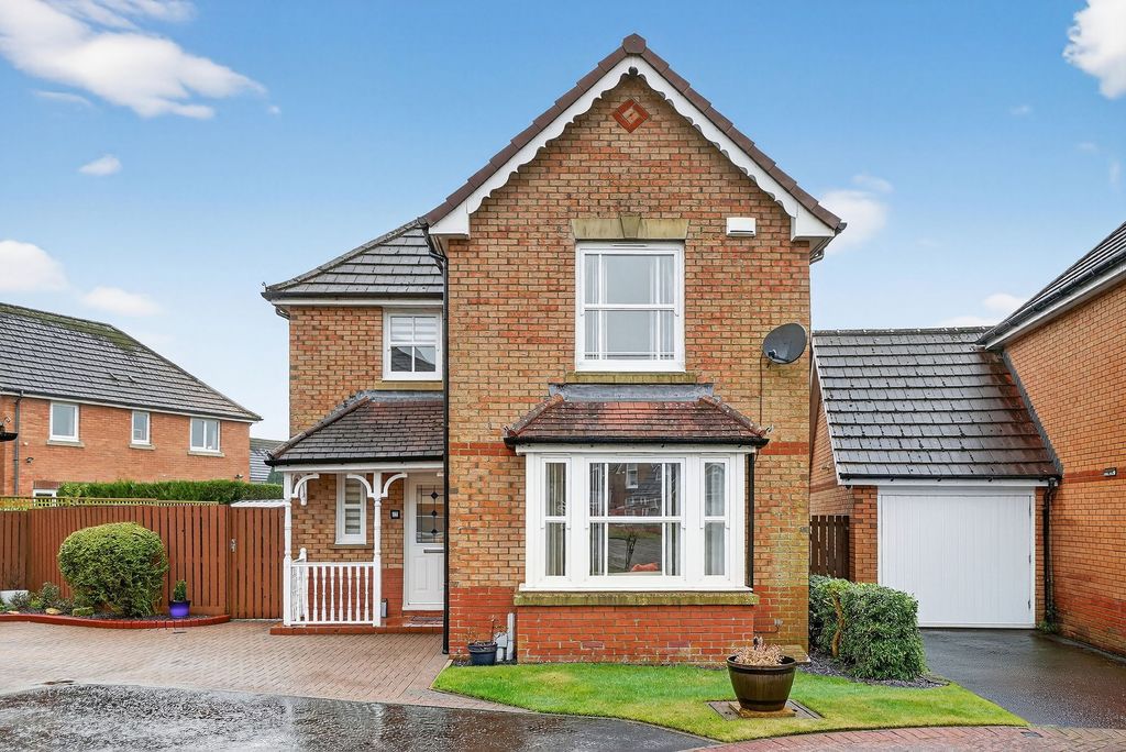 Property photo 1 of 28