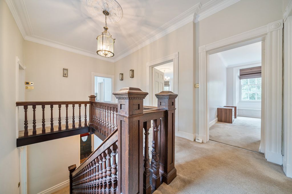 Property photo 2 of 16 Landing