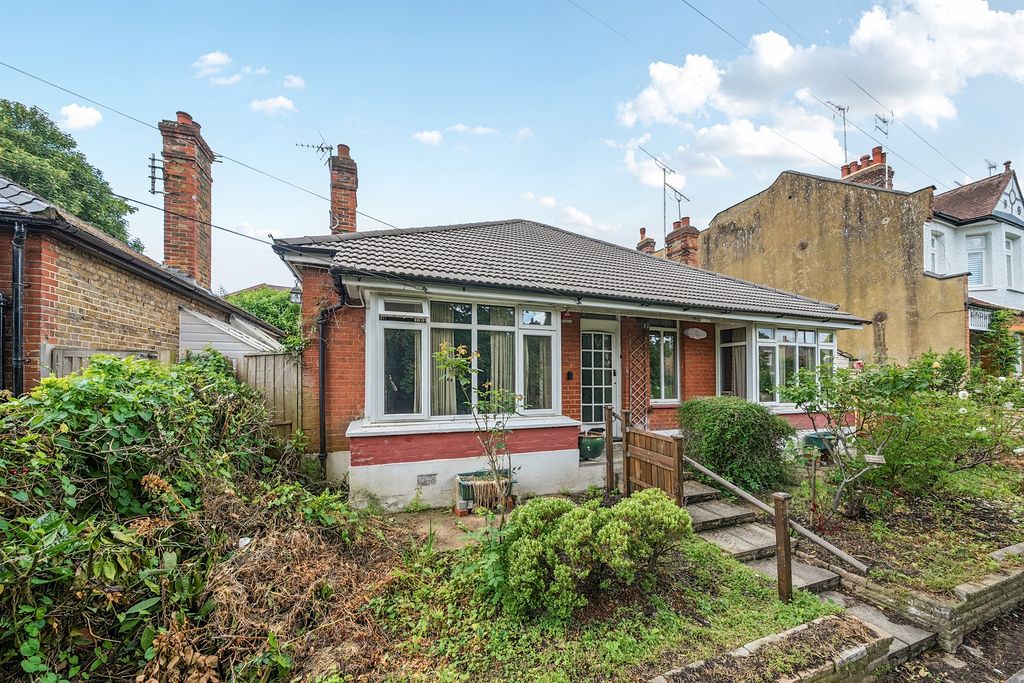 Property photo 1 of 11