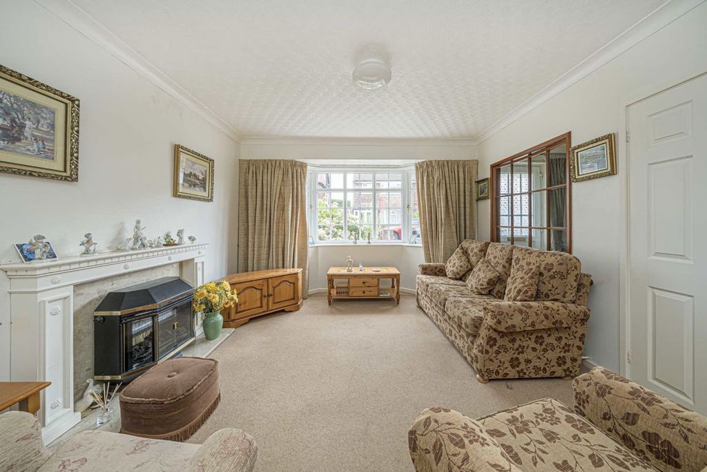 Property photo 2 of 6