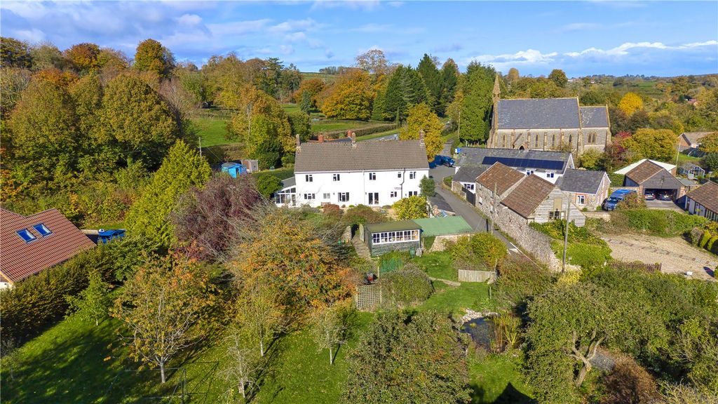 Property photo 1 of 33 Picture No. 30