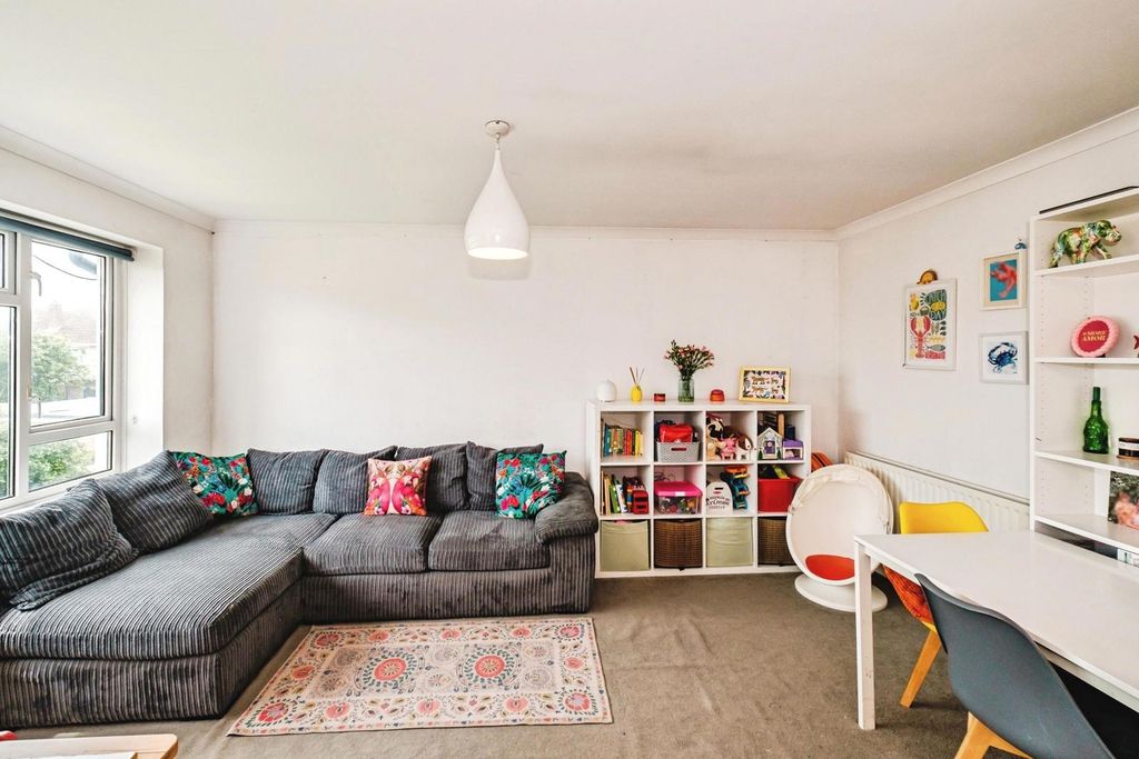 Property photo 3 of 18 Pbox-Img.Jpg