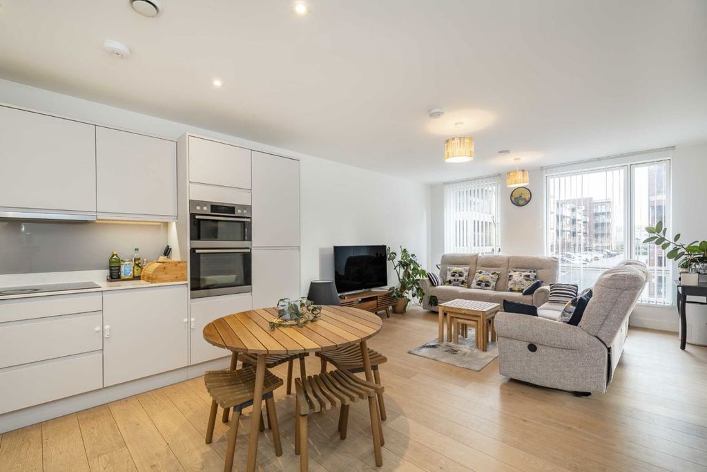 Property photo 3 of 8