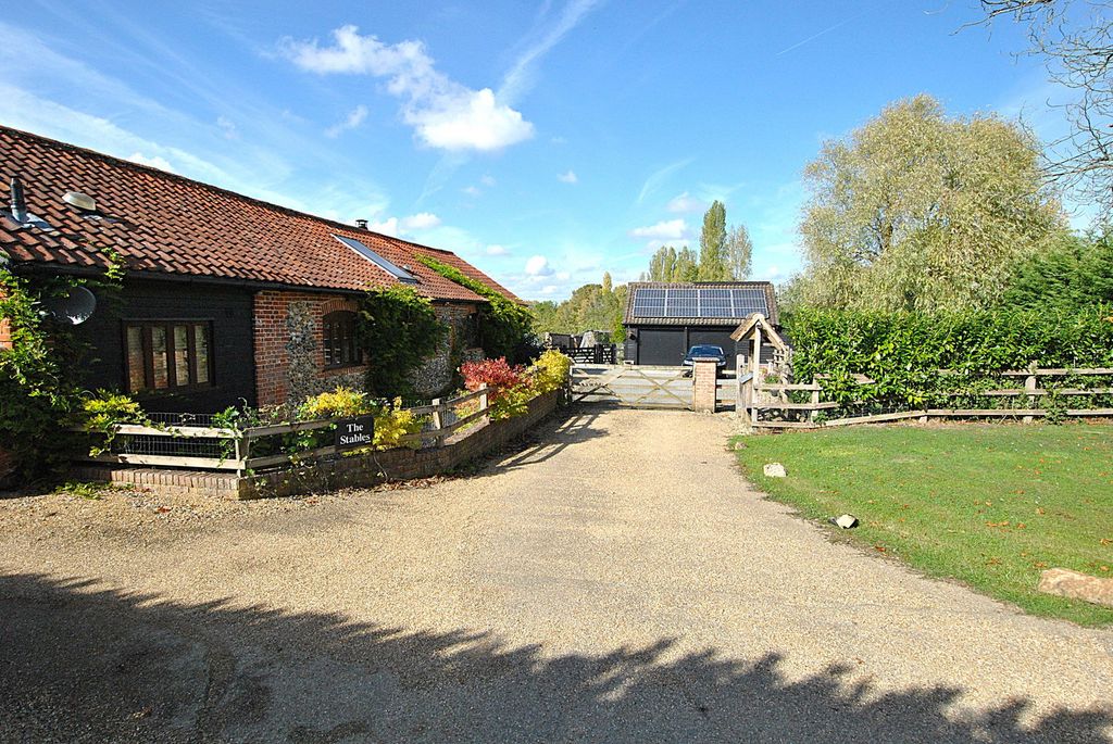 Property photo 1 of 34