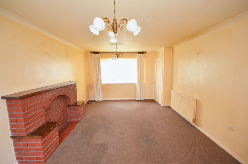 Property photo 2 of 23