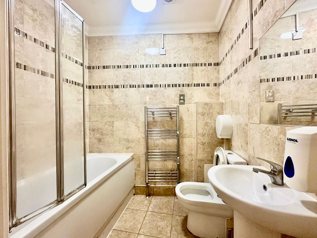 Property photo 3 of 5 Hkgxe6126