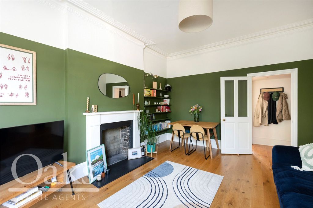 Property photo 3 of 11 Picture No. 30