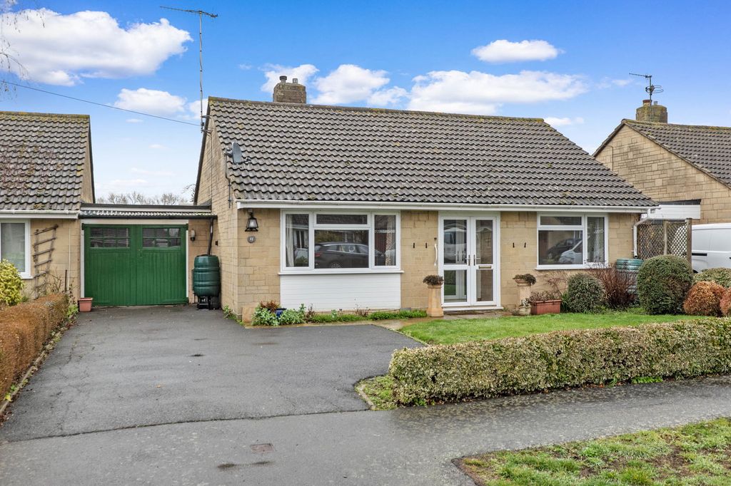 Property photo 1 of 11