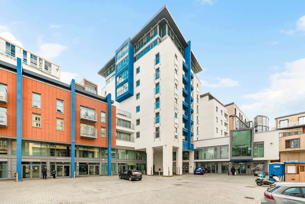 Property photo 2 of 12