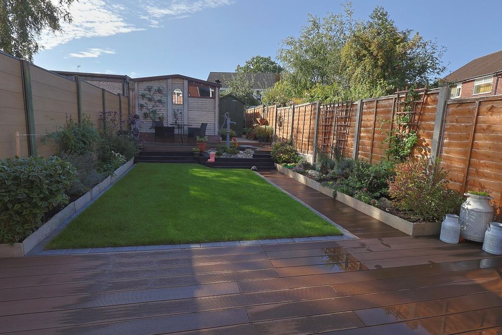 Property photo 2 of 21 Garden