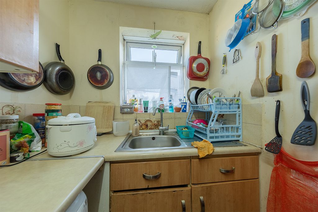 Property photo 3 of 19
