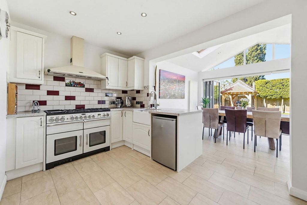 Property photo 3 of 29 Pine Hill,  (30Of66)-51.Jpg