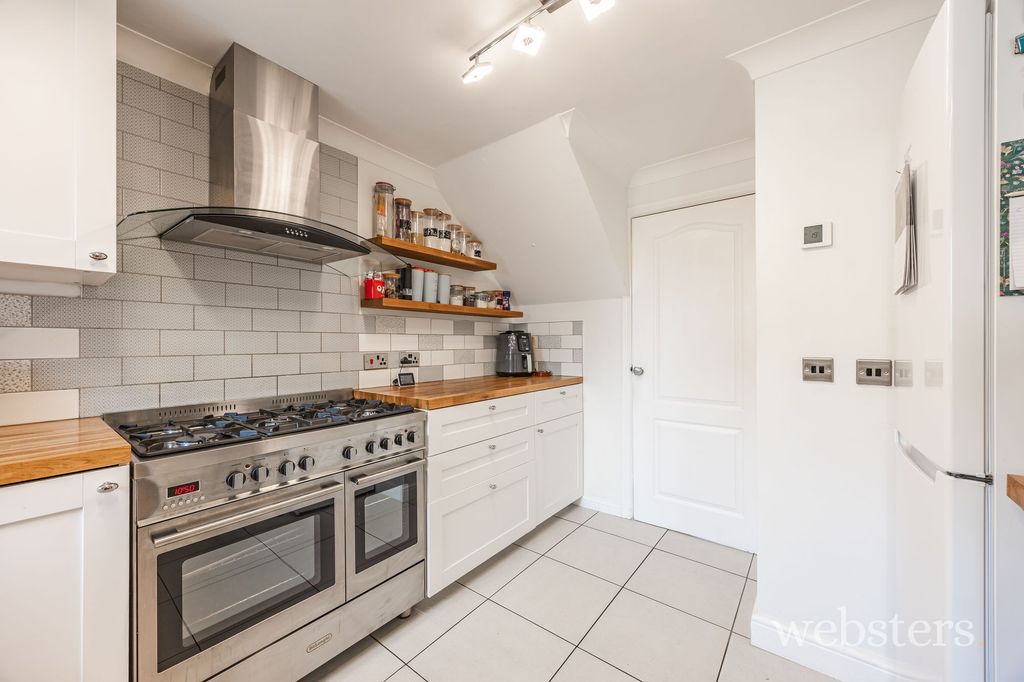 Property photo 3 of 26