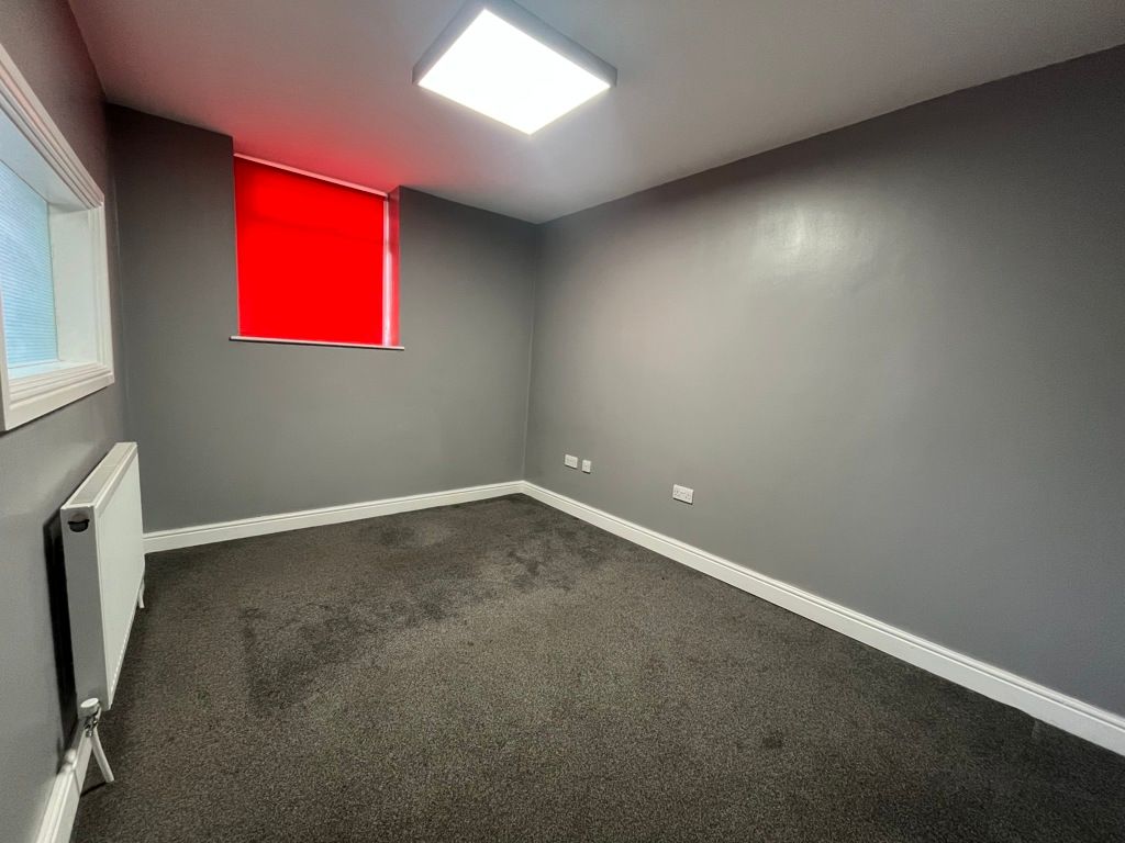 Property photo 3 of 7 Photo 11
