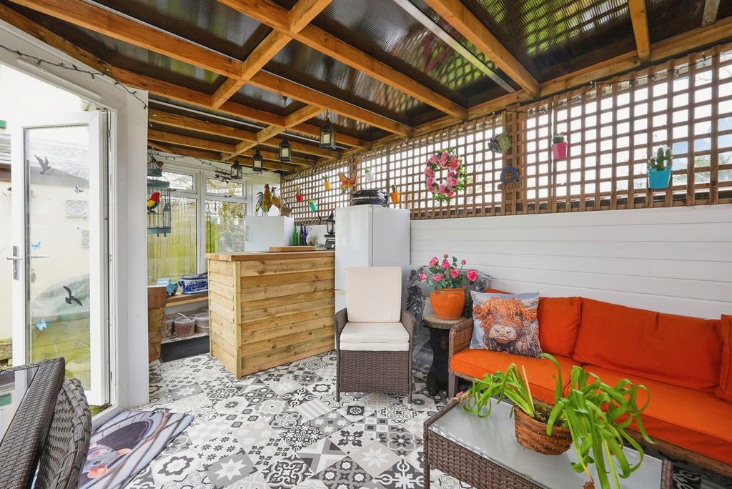 Property photo 3 of 26 Pbox-Img.Jpg