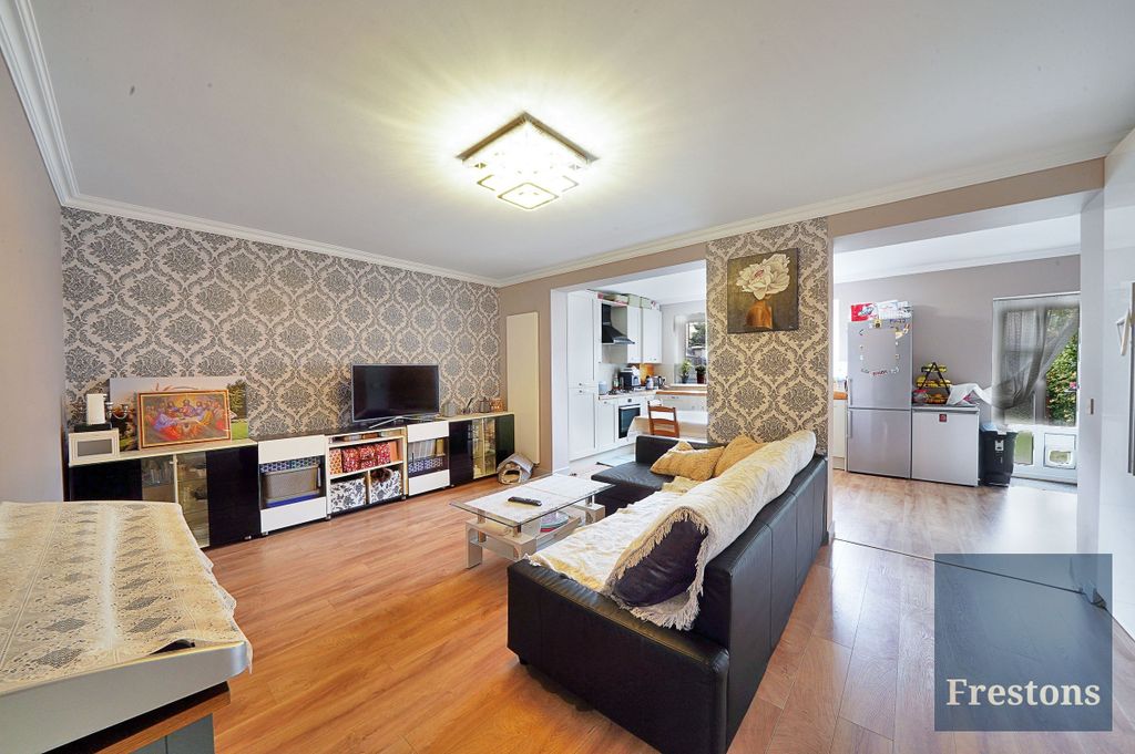 Property photo 2 of 13