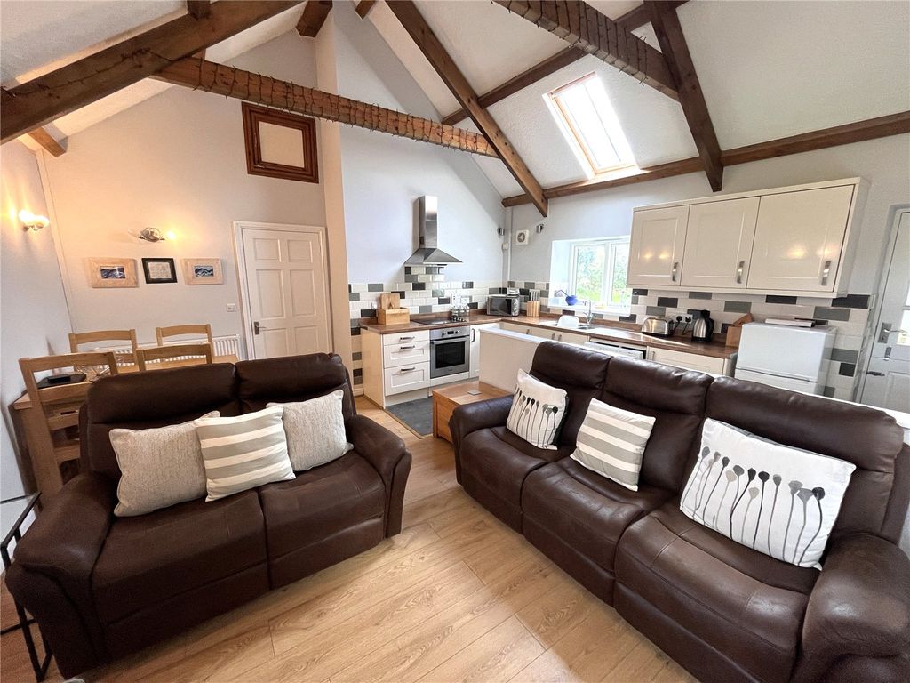 Property photo 2 of 16 Picture No. 18